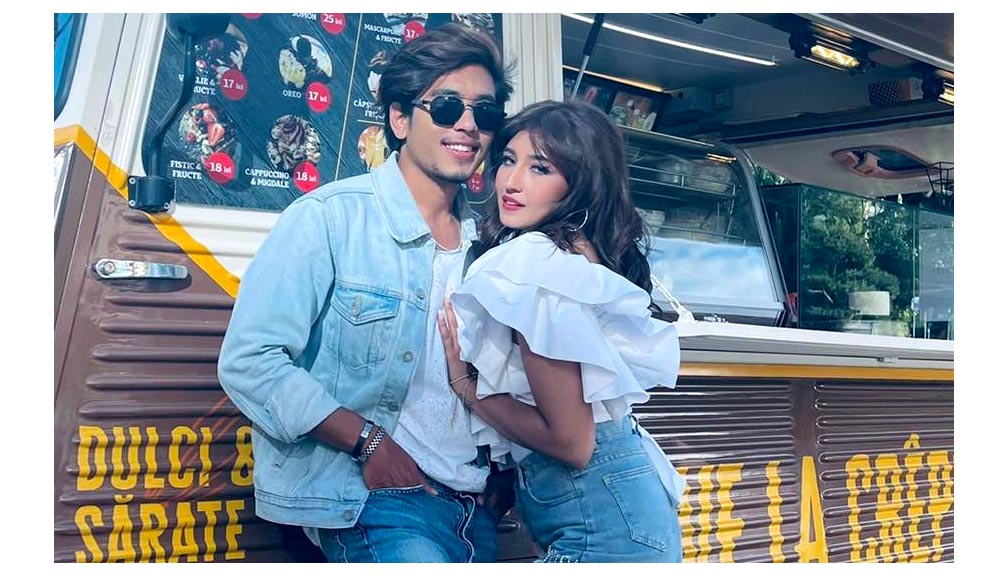 फागुन १९ मा ‘परस्त्री’सँग जुध्दै आँचलको ‘वर एण्ड वधु’