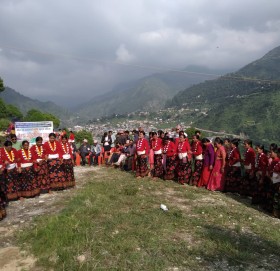 बाजुरामा गाैरा पर्वकाे राैनक फाेटाे फिचर