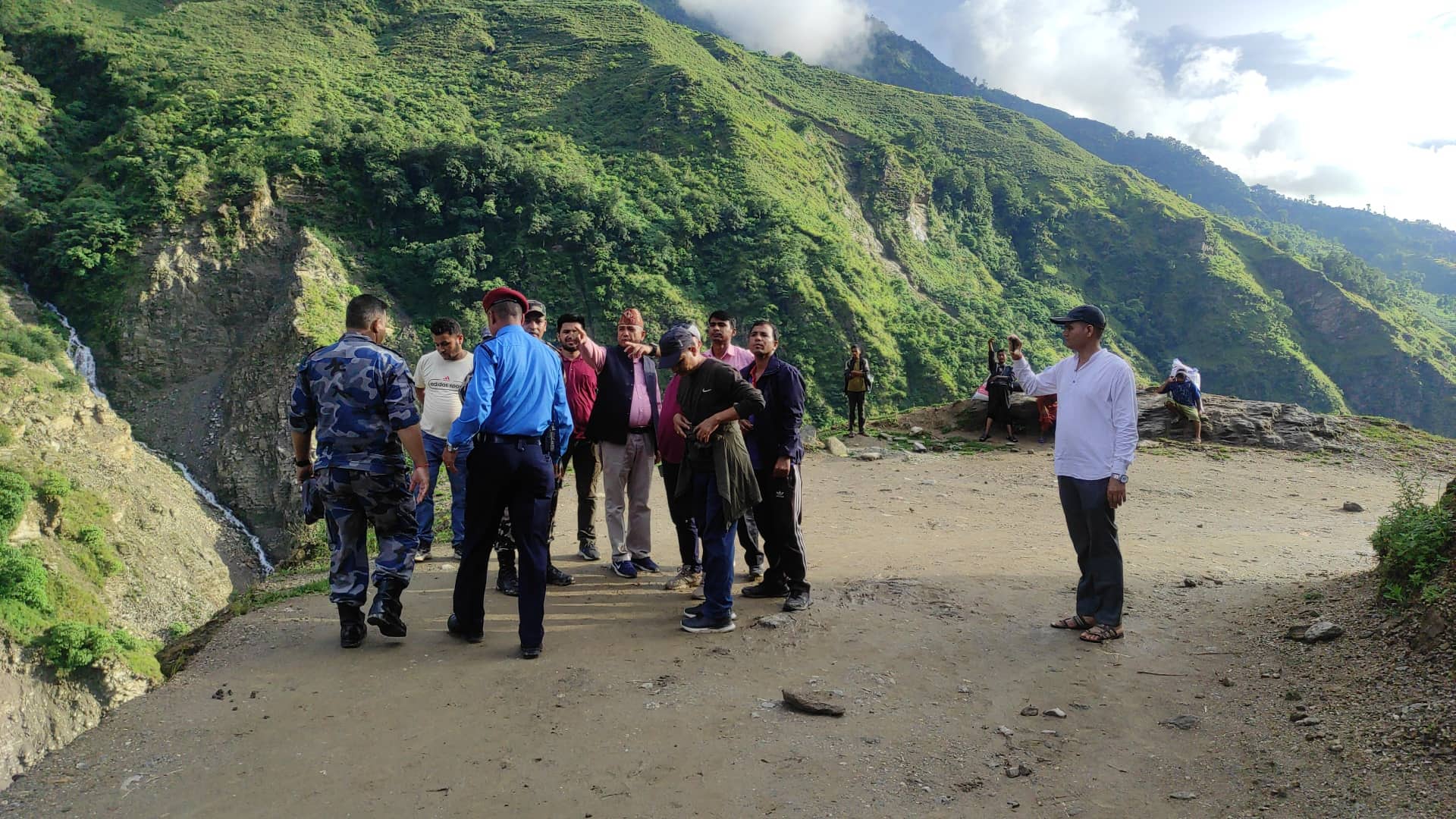 साँफे–मार्तडी सडक खोल्न सिडियो अधिकारीको निर्देशन