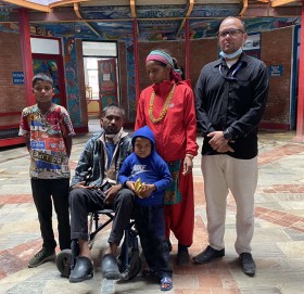 उपचार अभाबमा अलपत्र बाजुराका बालकेस दमाइलाइ सहयोग