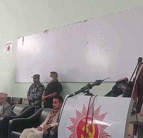 पूर्वआइजीपी खनाल एमालेमा प्रवेश