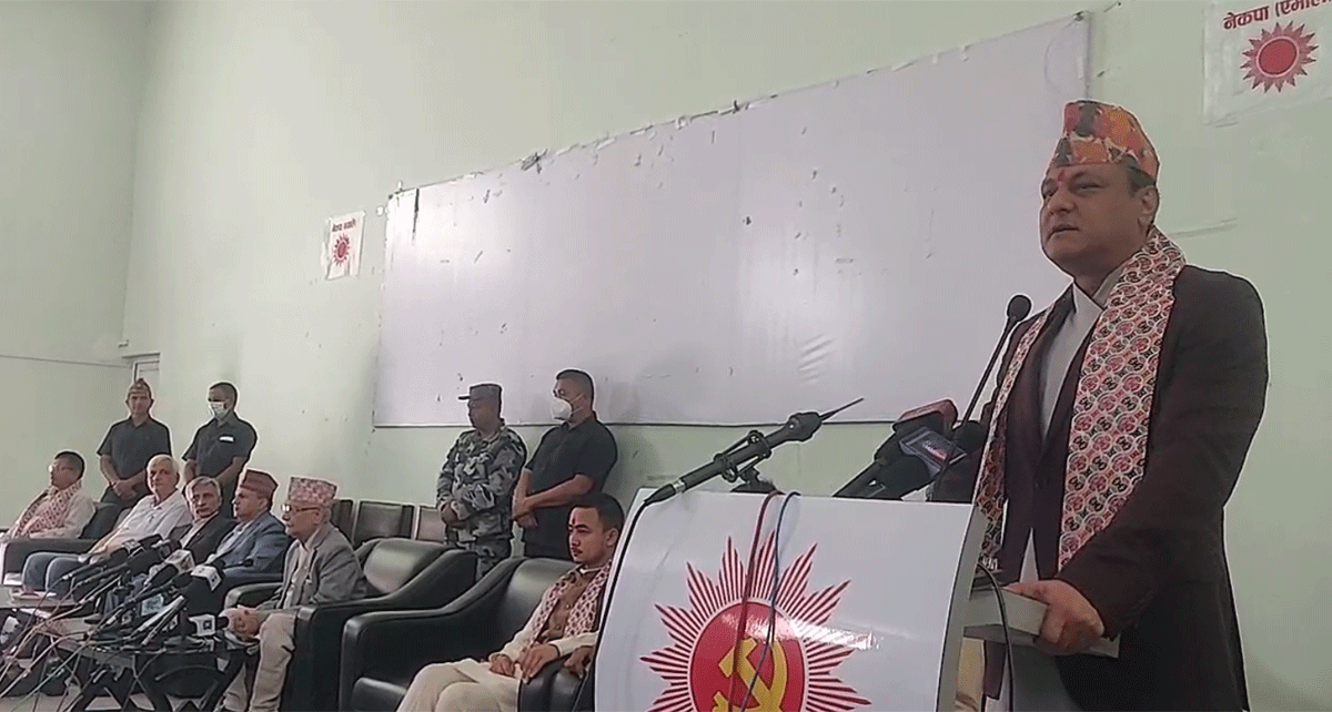 पूर्वआइजीपी खनाल एमालेमा प्रवेश