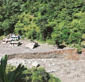 दार्चुलाका बाढीपहिरो पीडितले सरकारी पक्षबाट पाएनन् सहयोग