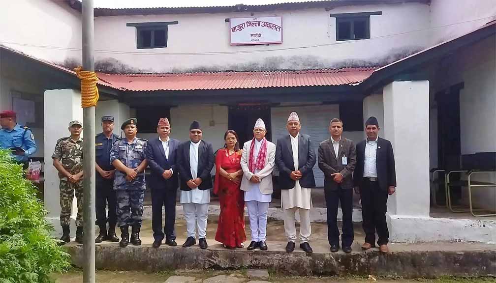 कामु प्रधानन्यायाधीश कार्कीद्धारा बाजुरा जिल्ला अदालतको निरिक्षण