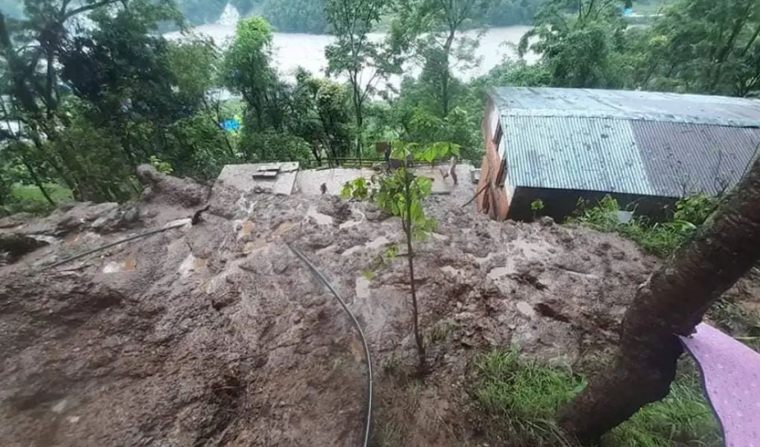 अछाम : पहिरोमा पुरिएर मृत्यु हुनेको संख्या १४ पुग्यो, ९ जना बेपत्ता