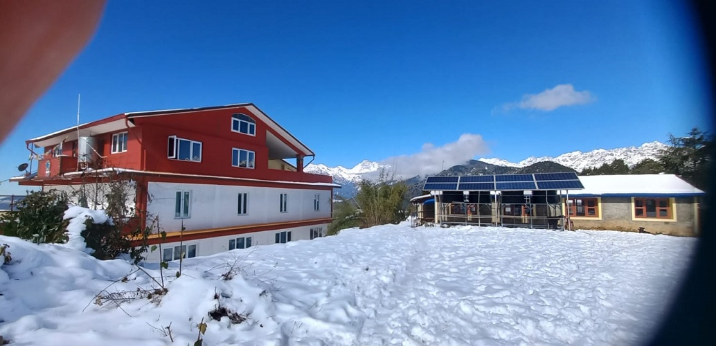 नेपालमा गाँजाको बोटबाट बनेको घरमा रिसोर्ट सञ्चालन