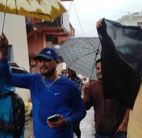 अछाममा ओलीविरुद्ध नाराबाजी, बोहरालाई कालो झण्डा