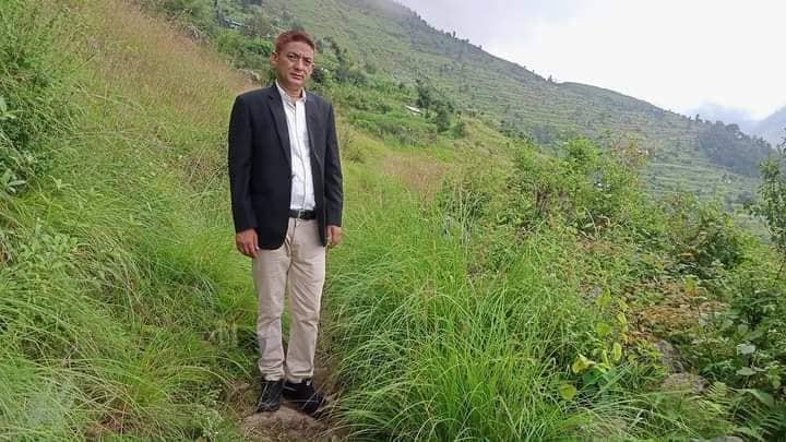 गठबन्धनका बागि उम्मेद्वार धामीले एमालेका महरलाई समर्थन गर्दै उम्मेदवारी फिर्ता लिए