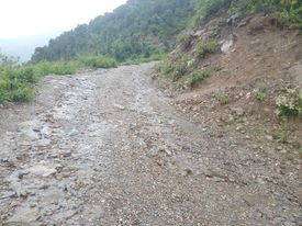 दशै बितिसक्दा पनि खप्तड छेडेदहका अधिकांश ग्रामीण सडक सञ्चालनमा आएन