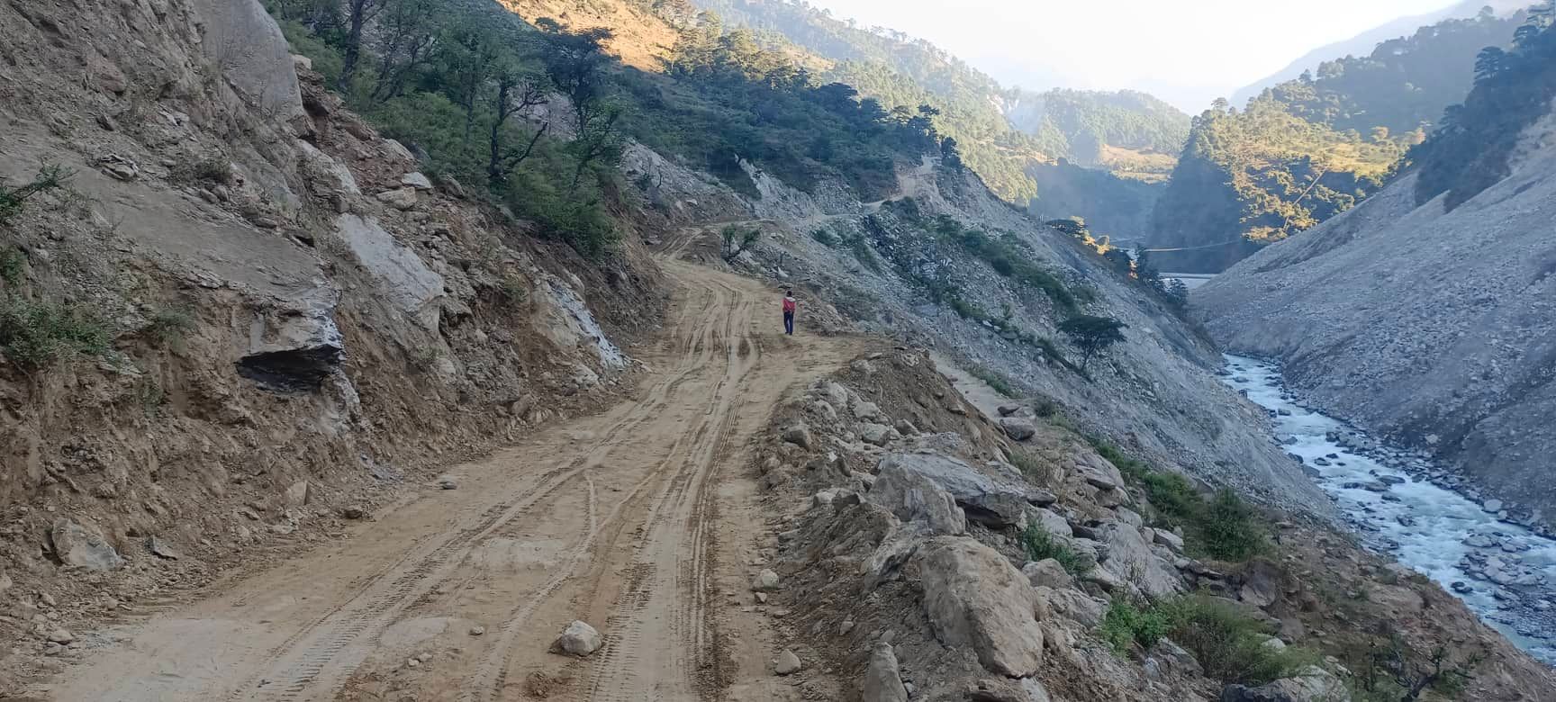 पाँच महिना पछि सञ्चालनमा बाजुराकाे साँफे मार्तडी सडक खण्ड