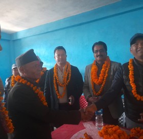 समाजवादी र माओवादीका जिल्ला कमिटी सदस्य एमालेमा प्रवेश