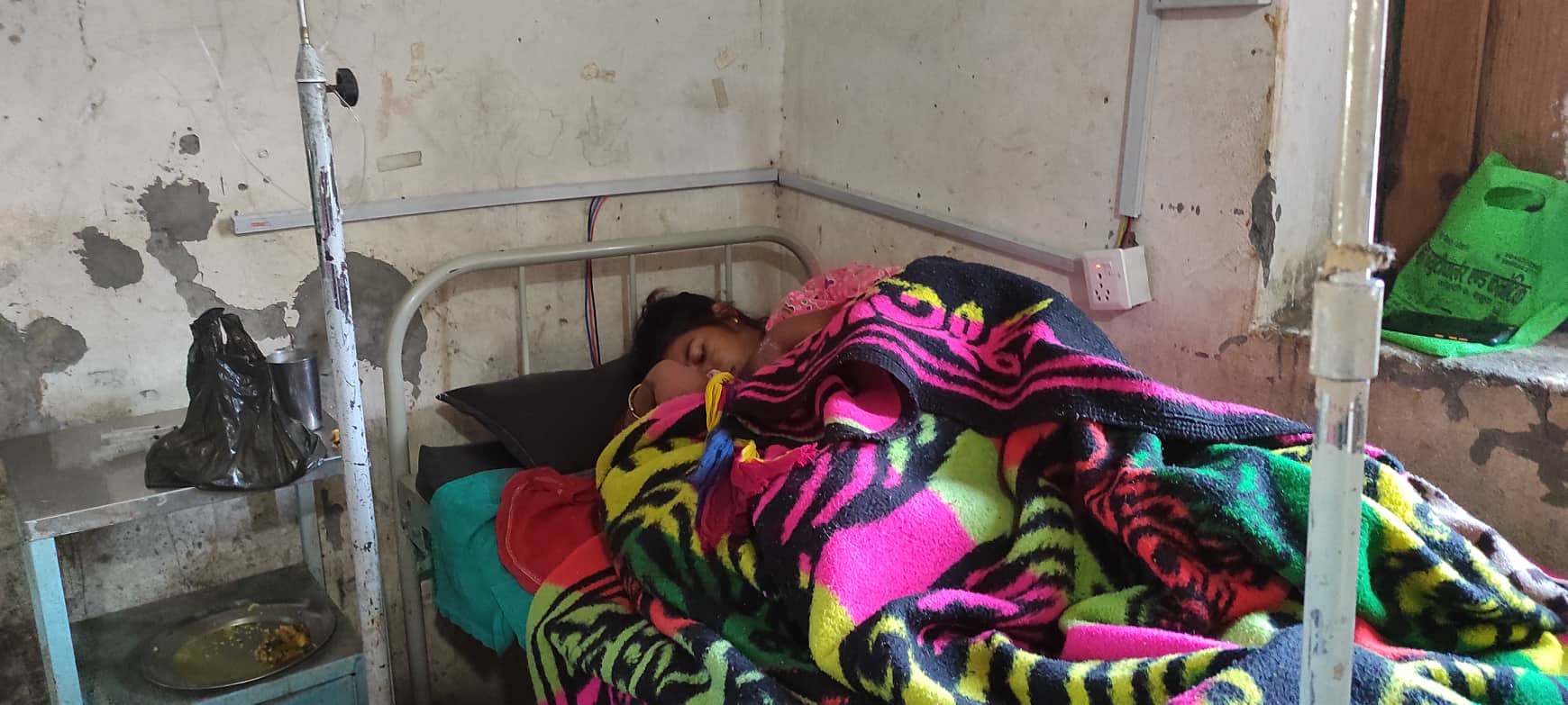 जिल्ला अस्पताल बाजुरामा रगत अभावमा छटपटीदै एक सुत्केरी महिला