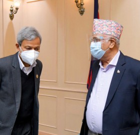 भीम रावलको टिकट खोसिएपछि एमाले अछामका सबै कमिटीले राजीनामा दिँदै