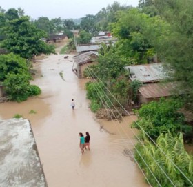 कैलाली बाढी: ‘किन खेती लगाइएछ जस्तै लागेको छ’