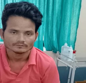 अछामका थापाको आर्थिक अभावका कारण उपचारमा समस्या