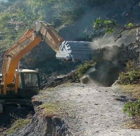 आटिचाैर भाैनेरा हुँदै मार्तडी जाेड्ने सडक खण्ड खाेल्न सुरु