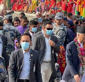 डडेल्धुरामा गठबन्धनले शक्ति देखाउने, ४५ गाडीमा गाउँबाट कार्यकर्ता ओसारिदै