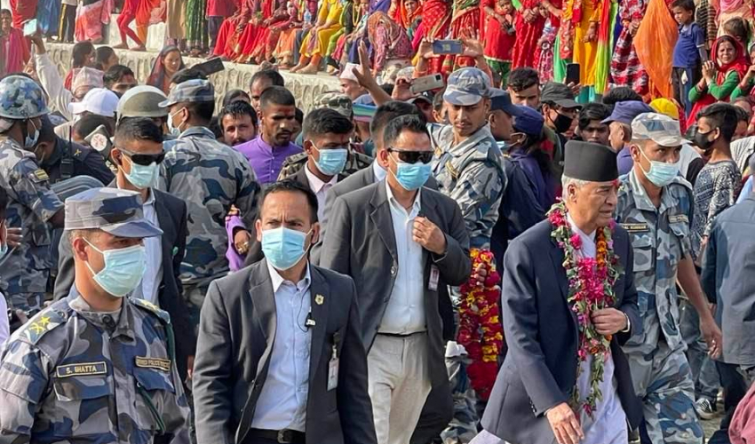 डडेल्धुरामा गठबन्धनले शक्ति देखाउने, ४५ गाडीमा गाउँबाट कार्यकर्ता ओसारिदै