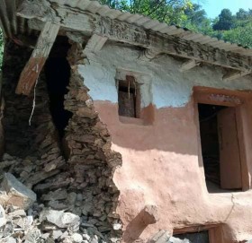बझाङमा भूकम्पले ६ घर भत्कायो