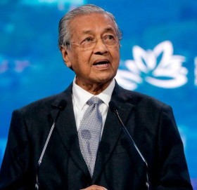 मलेसियामा २२ वर्ष प्रधानमन्त्री रहेका महाथीर मोहम्मदले हारे चुनाव