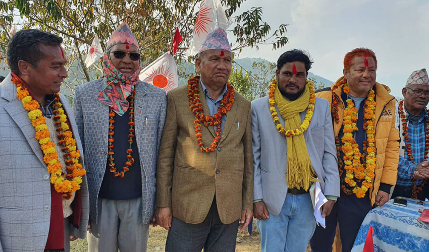 अछाम-१ का स्वतन्त्र उम्मेदवार बोगटी एमालेमा प्रवेश