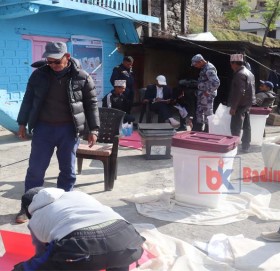बाजुराका सबै मतदानस्थल पुग्यो निर्वाचन सामग्री