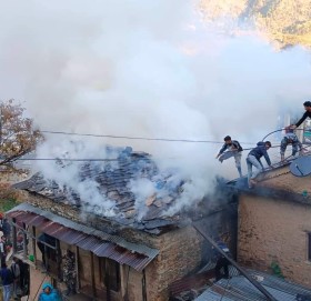 सदरमुकाम मार्तडीमा दुई घरमा आगलागी