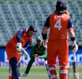 टि-ट्वान्टी विश्वकपमा दक्षिण अफ्रिकाविरुद्ध ब्याटिङ गर्दै नेदरल्याण्ड