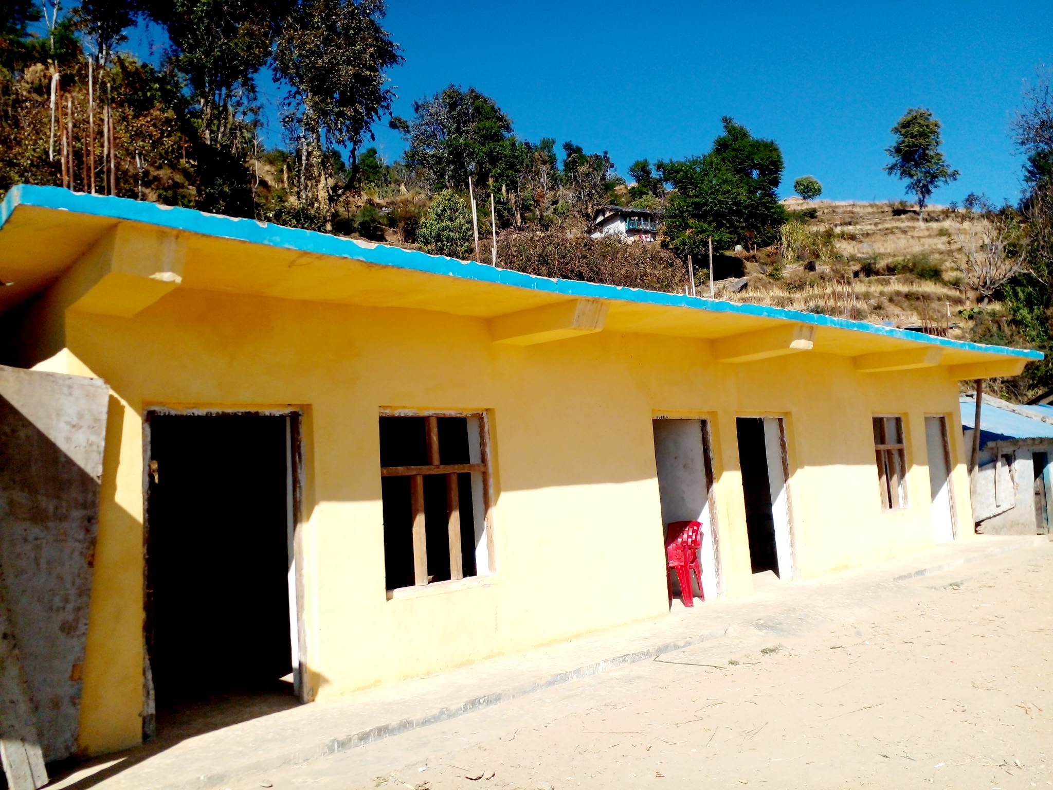 धनाल्त आधारभूत विद्यालयको भवन दुई वर्ष बितिसक्दा पनि अधुरै