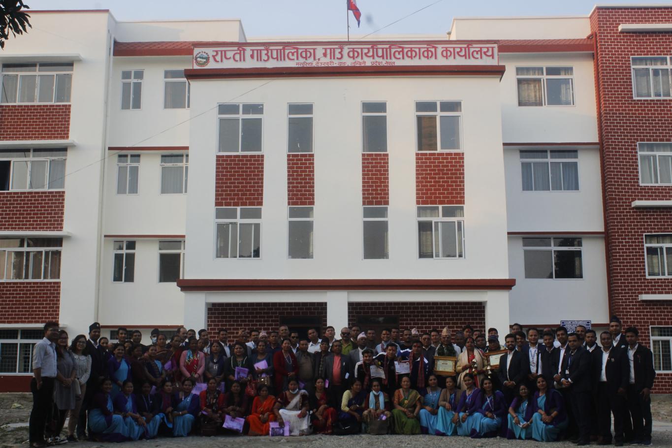 ‘सेवाग्राहीलाई झर्केर होइन, सम्मान गरेर बोल्नुपर्छ’