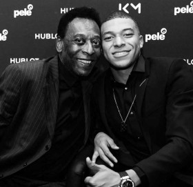 पेलेको मृत्युपछि एम्बाप्पे लेख्छन्- उनको विरासत कहिल्यै बिर्सिइने छैन