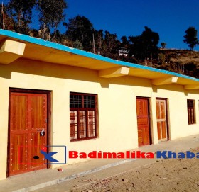 दुई बर्ष पछि धनाल्त आधारभूत विद्यालयकाे भवन बन्याे :-  बिद्यार्थी खुसी