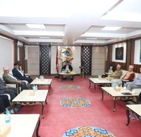 बालुवाटारमा गठबन्धन दलको बैठक सुरु