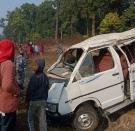कैलालीको गौरीगंगामा हाइस दुर्घटना, एक जनाको मृत्यु, १८ जना घाइते