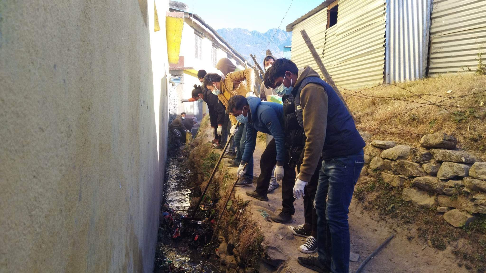 मार्तडीलाई फोहर र प्लास्टिक मुक्त बनाउने अभियानमा अनेरास्ववियु