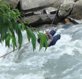 दार्चुलामा तुइनबाट खसेर १० वर्षीय बालक बेपत्ता