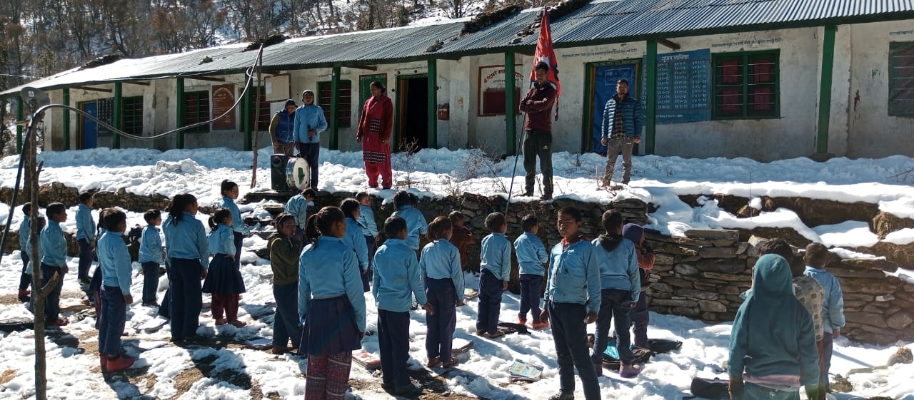 भवन जोखिम बनेपछि हिउँमाथि पढाइ सञ्चालन