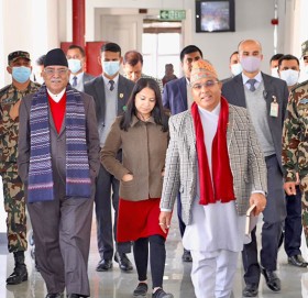 प्रधानमन्त्री प्रचण्डले अवलोकन गरे सिंहदरबारका संरचना