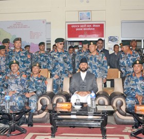 रवि लामिछानेले आफ्ना लागि राखेको छुट्टै सोफा हटाउन लगाए