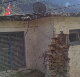 १० गतेकाे भुकम्पका कारण जिल्ला समन्वय समिति बाजुराको कार्यालय छियाछिया