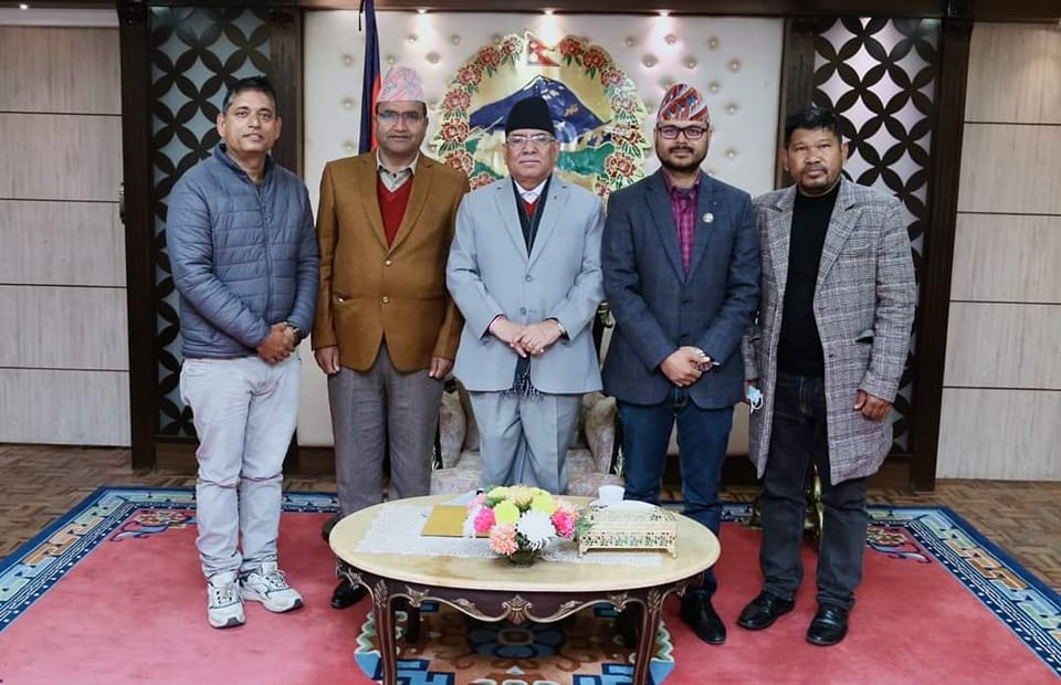 मुख्मन्त्री बन्न खगराज भट्टको दौडधुप