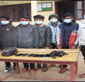 नक्कली प्रहरी बनेर लुटपाट गर्ने ६ जना पक्राउ