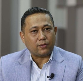 विद्यार्थी कक्षा मात्रै चढिरहेका छन् : शिक्षामन्त्री खनाल