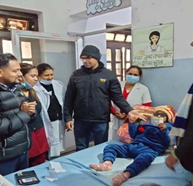 स्वास्थ्यकर्मी थापाको पहलमा नारायण जोशिको सफल शल्यक्रिया 