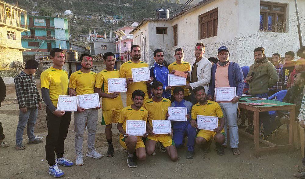 नगर स्तरिय शिक्षक भलिबल प्रतियोगिताको उपाधि क्रेटर जोन एकेडेमीलाई