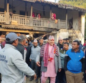 नागरिक उन्मुक्तिलाई फकाउन मुख्यमन्त्री शाह रेशमको घरमा