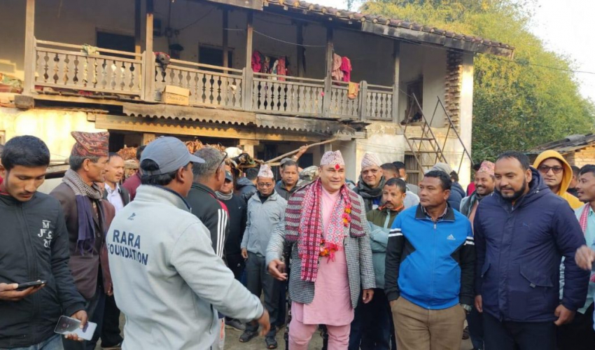 नागरिक उन्मुक्तिलाई फकाउन मुख्यमन्त्री शाह रेशमको घरमा