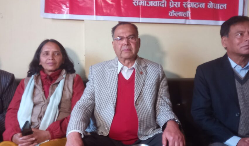 पुर्व प्रधानमन्त्री खनाल धनगढीमा, ‘सत्तारुढ गठबन्धन भत्किने कुनै संभावना छैन’