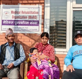 खप्तड छेडेदह:-आर्थिक अभाबमा अलपत्र मुटुरोगि बच्चाको काठमाडौमा उपचार