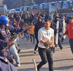 बसको ठक्करले महिलाको मृत्यु भएपछि वीरेन्द्रनगर तनावग्रस्त